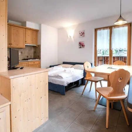 Ciesa Al Drago アパート ロッカ・ピエートレ