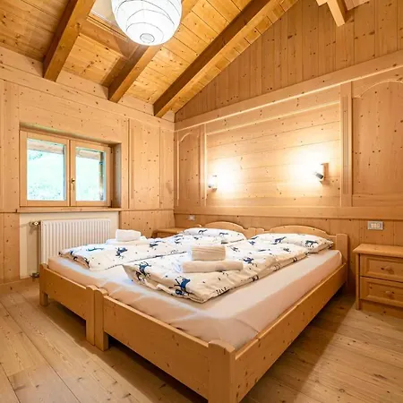 Ciesa Al Drago アパート *